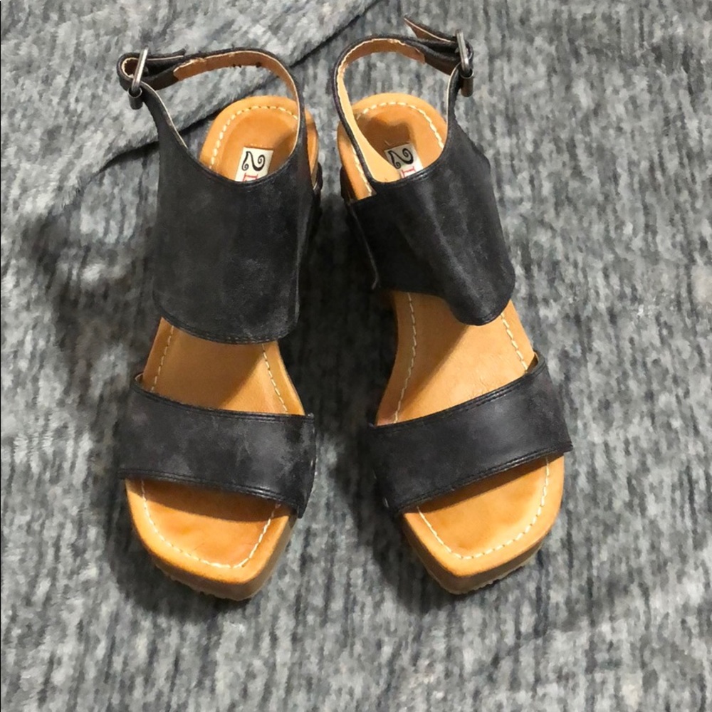 2lips too size 8 platform shoes